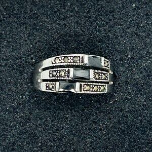 Elegant Silver and Black Women's Ring